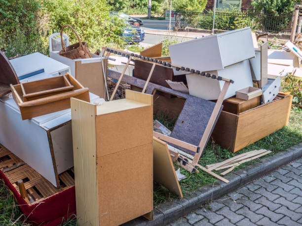 Best Yard Waste Removal  in Middlebranch, OH